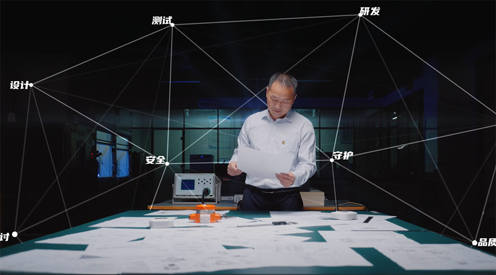熱烈歡迎河南省電器工業(yè)協(xié)會領(lǐng)導一行蒞臨馳誠電氣考察指導