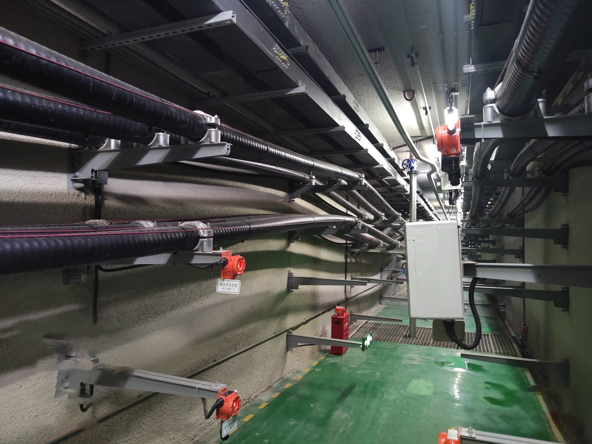 在隧道施工過(guò)程中，為什么需要可燃?xì)怏w探測(cè)器？如何確保隧道施工安全進(jìn)行？