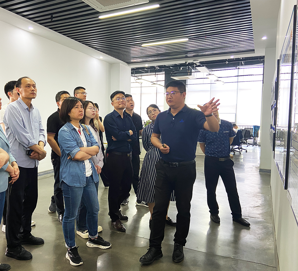 聚焦精益研發(fā) 加速提質(zhì)增效|多家企業(yè)代表團(tuán)走進(jìn)馳誠(chéng)電氣參訪(fǎng)交流