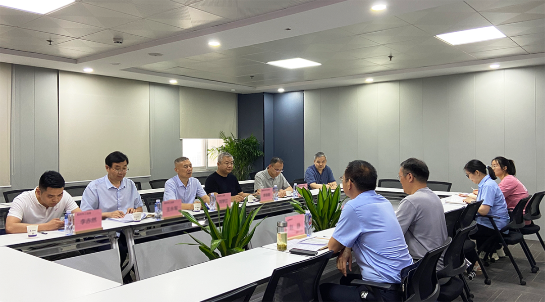 熱烈歡迎鄭州市工信局領(lǐng)導(dǎo)蒞臨馳誠(chéng)電氣調(diào)研指導(dǎo)